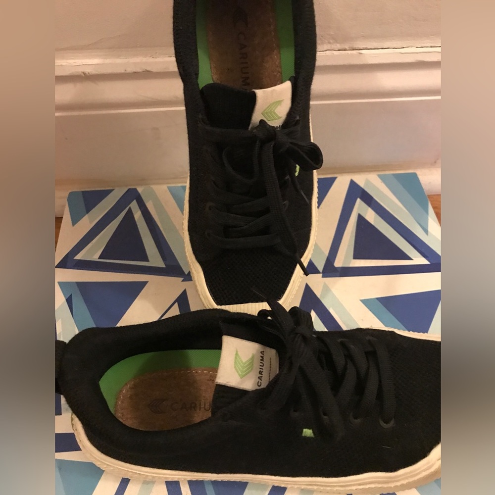 Cariuma 5.5 Black Knit IBI Low